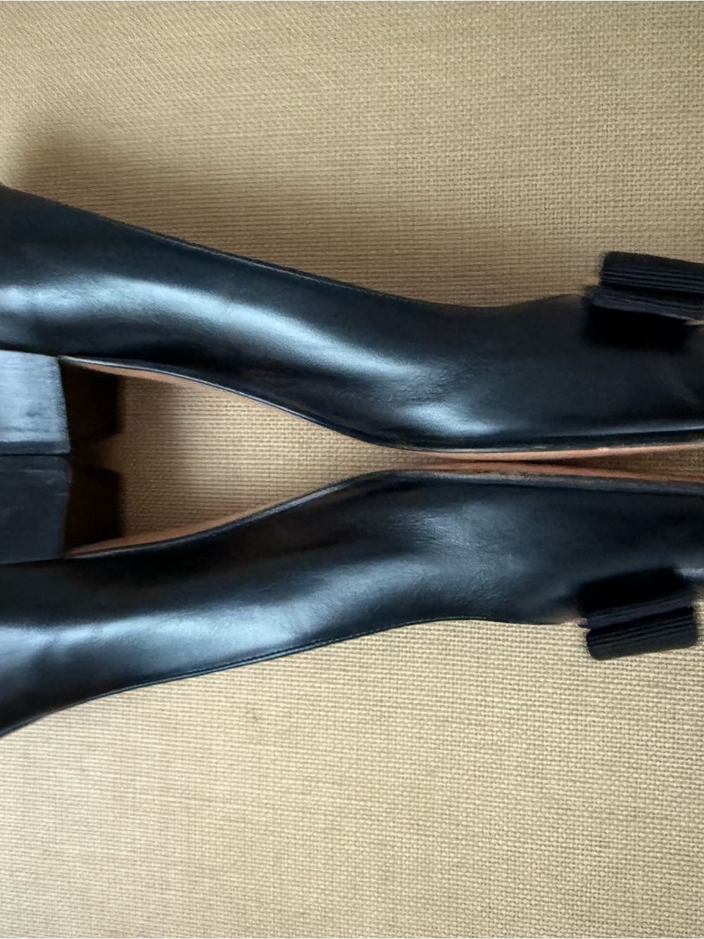 Salvatore Ferragamo Navy Leather Vara Bow Pumps Women’s Size 9 4A Narrow - Picture 2 of 8